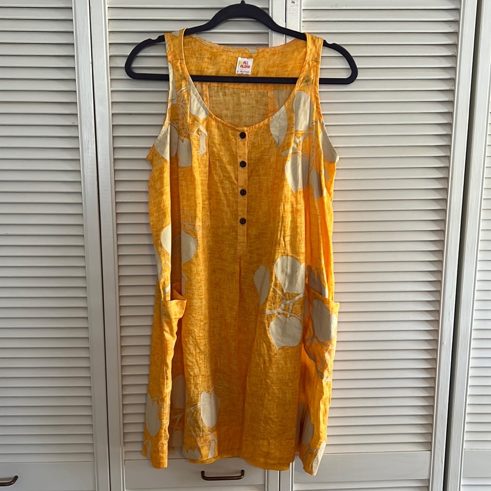 Kealopiko, cotton linen material, size XS, fits like a Medium